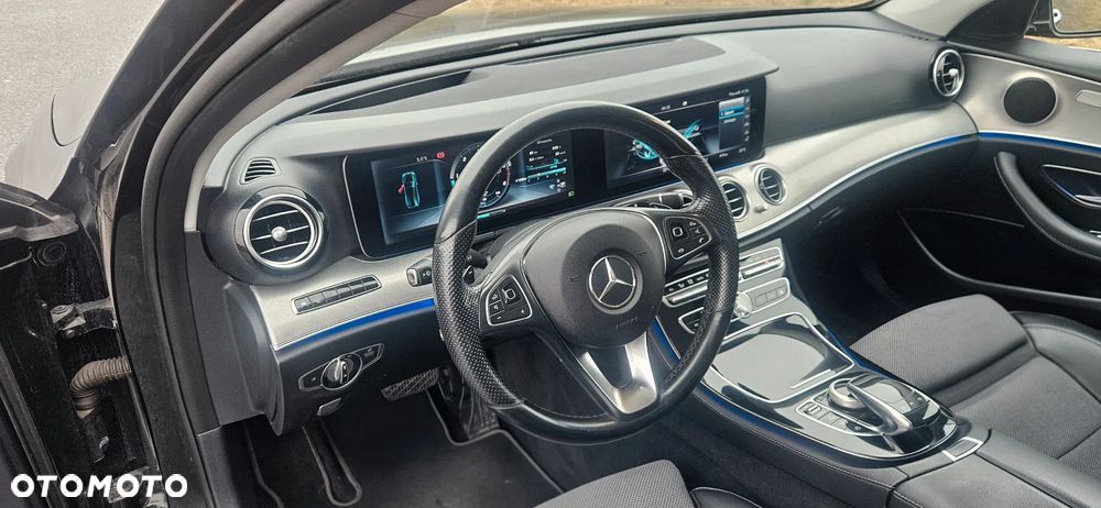 Mercedes-Benz Klasa E 220 d 9G-TRONIC - 25