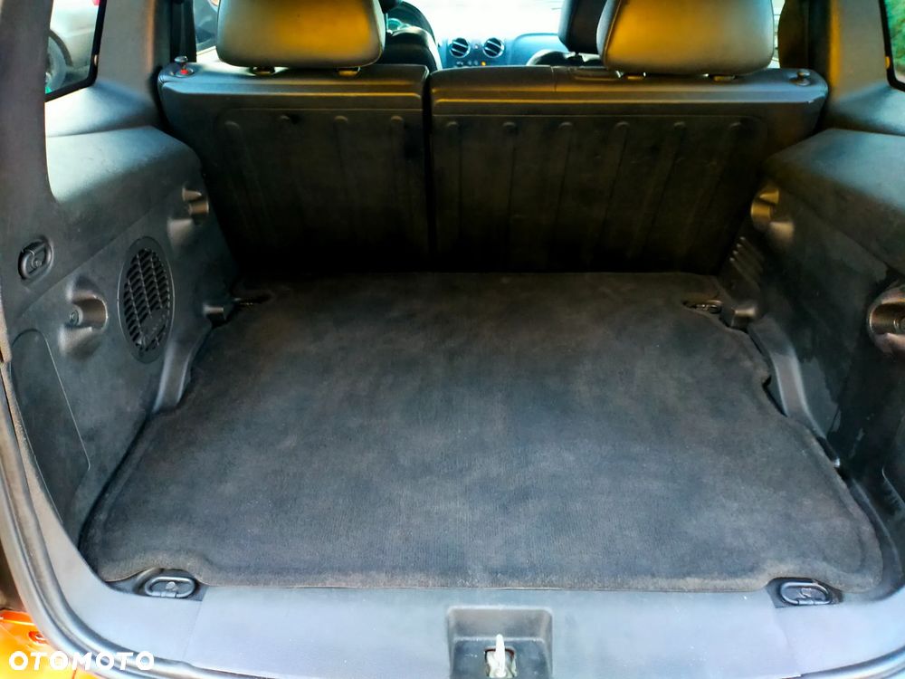 Chevrolet HHR 2.4 LT - 12