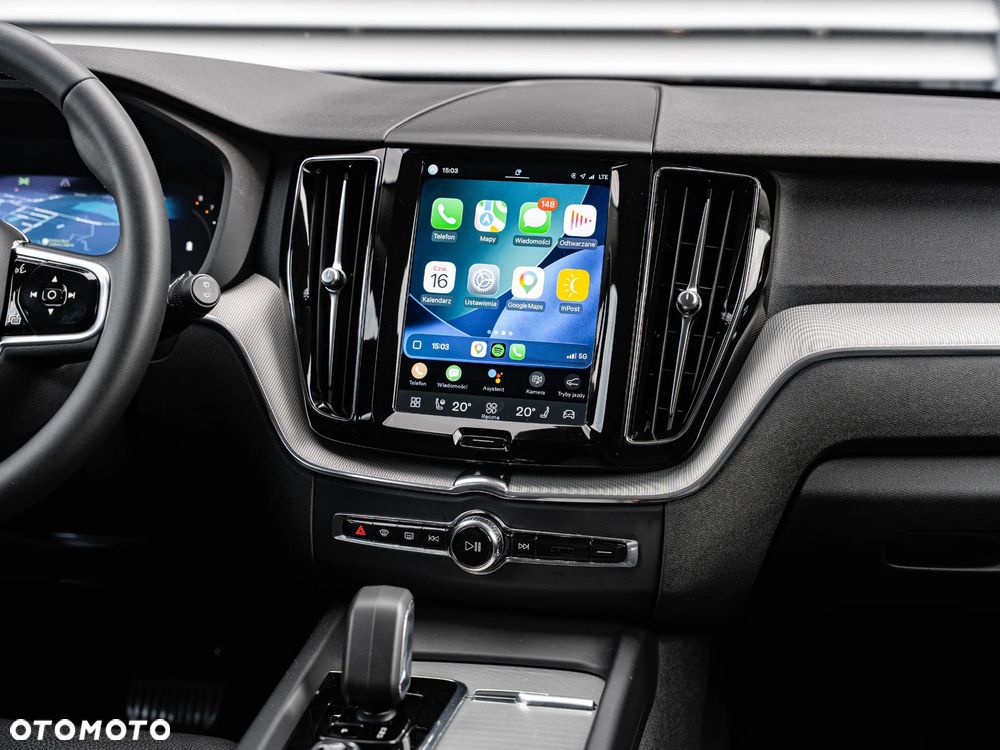 Volvo XC 60 B4 B Plus Dark - 32