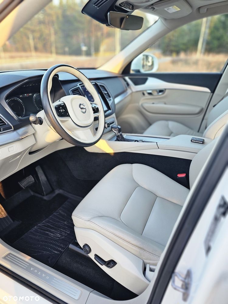 Volvo XC 90 - 3