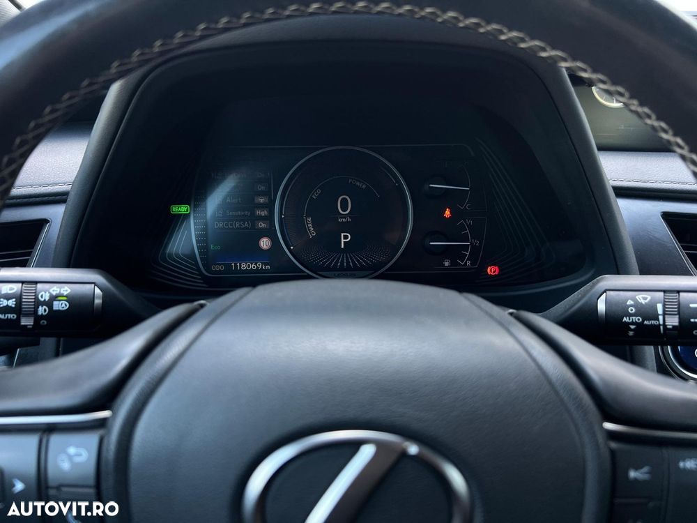 Lexus UX - 24