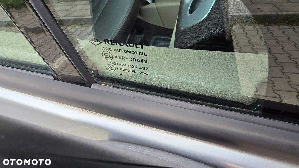 Renault Grand Scenic - 17