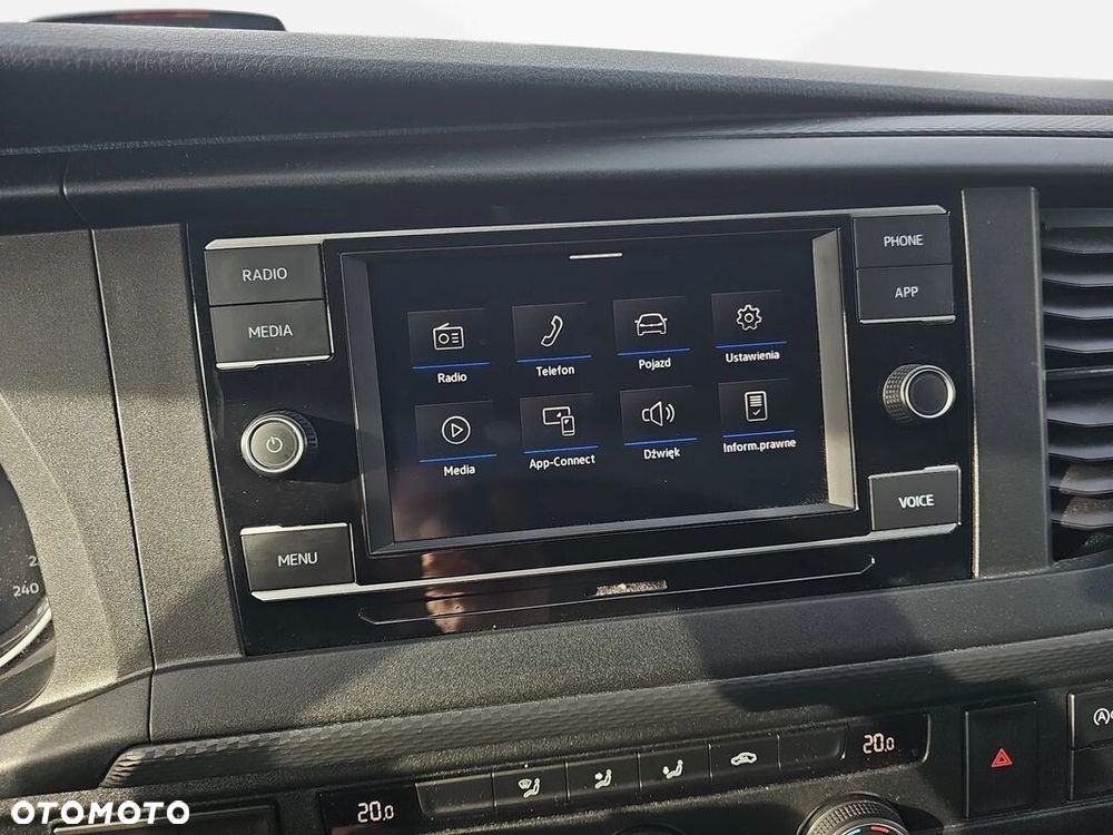 Volkswagen Caravelle - 27