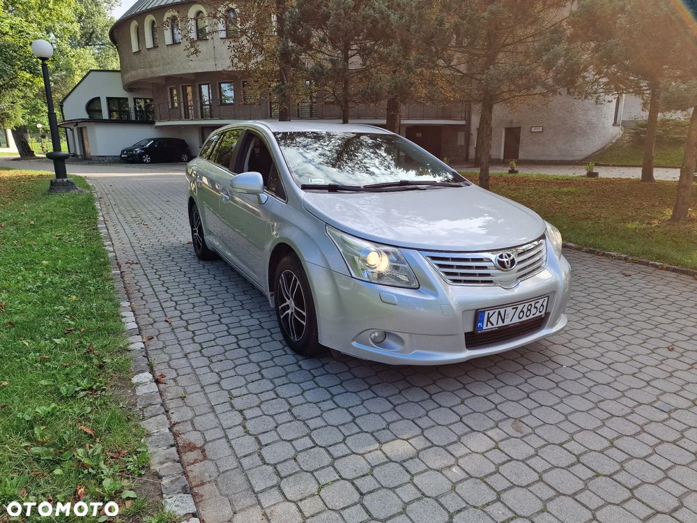 Toyota Avensis 1.8 Sol plus NAVI - 2