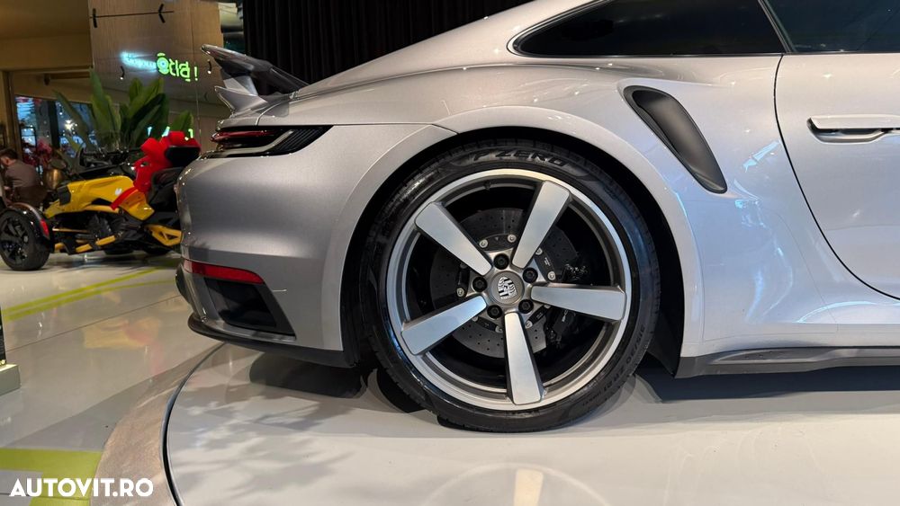 Porsche 911-TURBO-S - 6