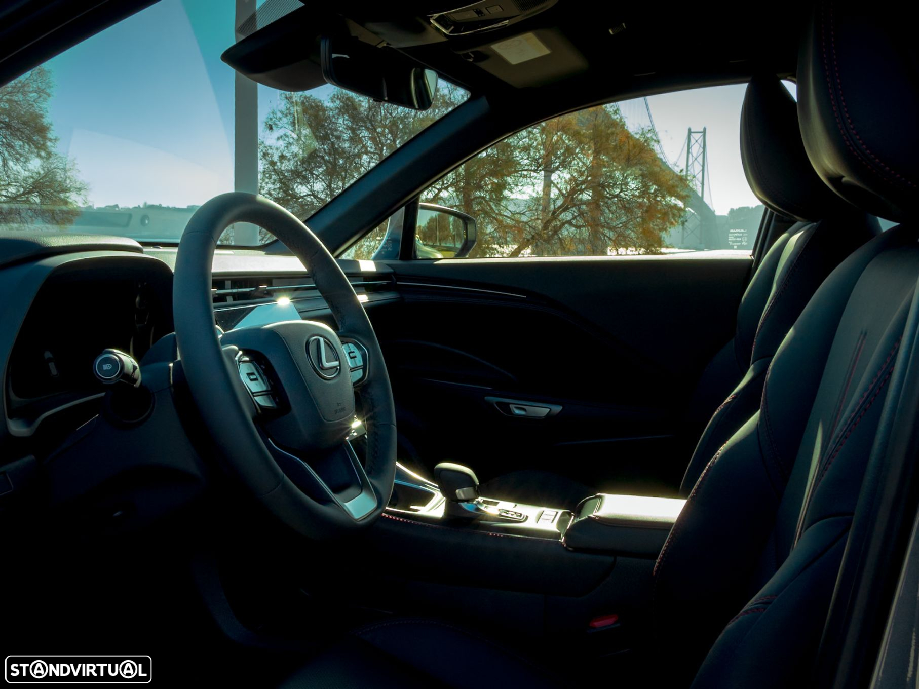 Lexus LBX - 13