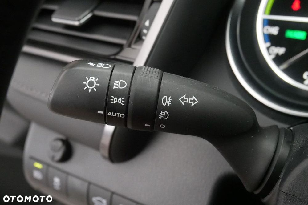 Toyota Camry 2.5 Hybrid Comfort CVT - 25