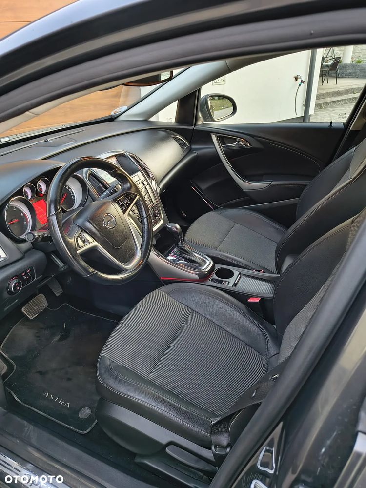 Opel Astra 2.0 CDTI Cosmo - 6