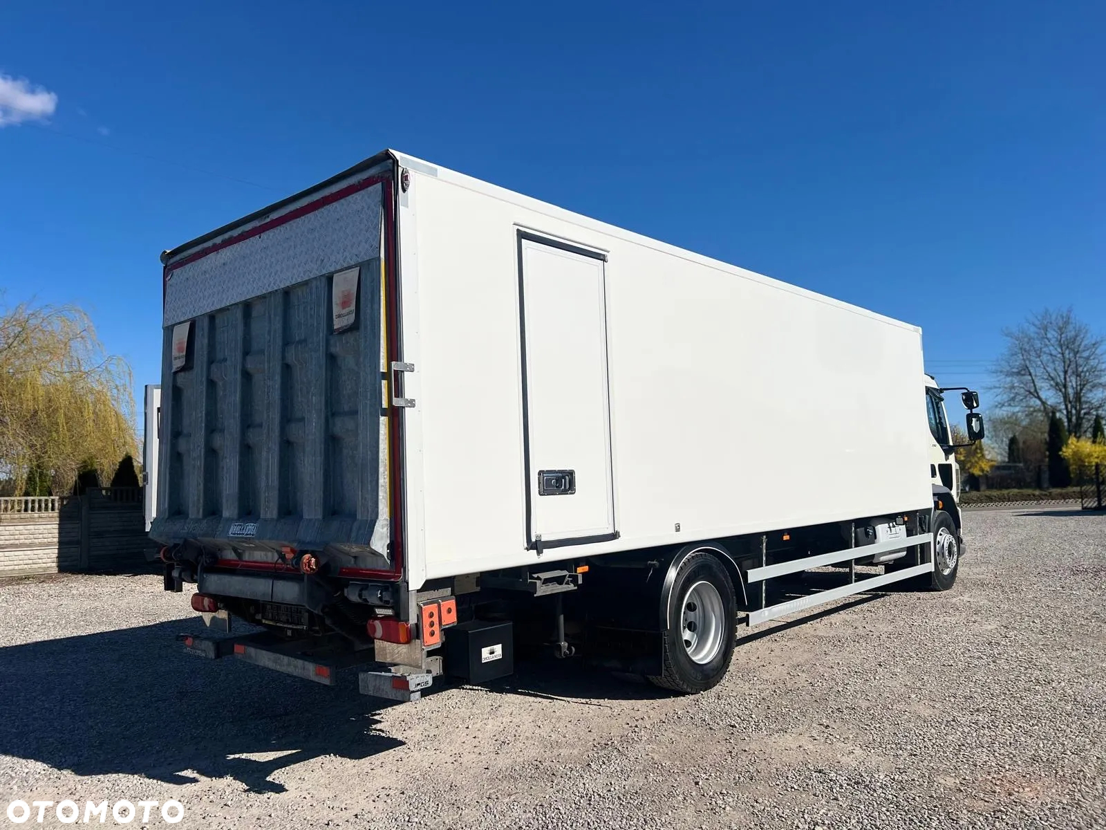 DAF LF 290 / Chłodnia / Euro 6 / Winda / - 25