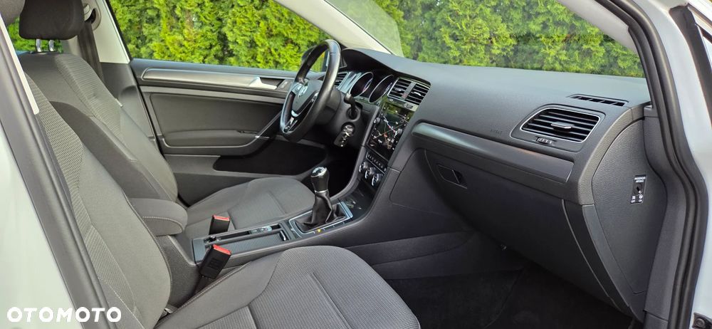 Volkswagen Golf - 19