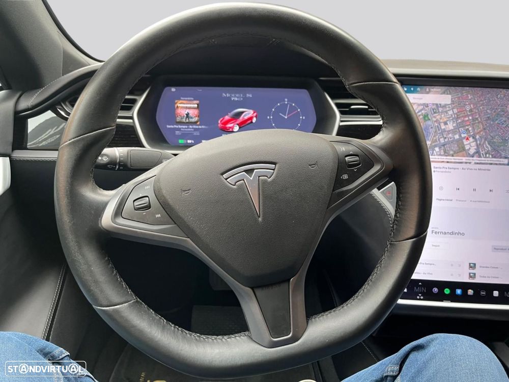 Tesla Model S - 12