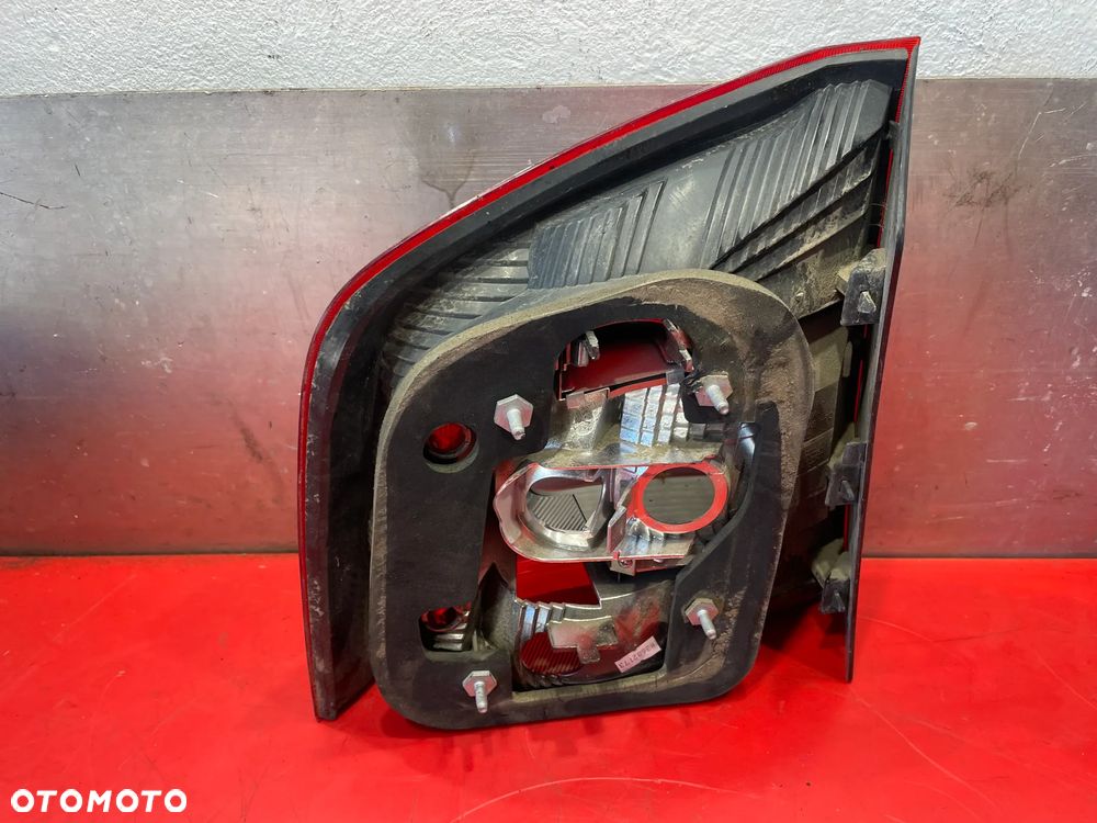 LAMPA PRAWY PRAWA TYŁ TYLNA SKODA OCTAVIA - 4