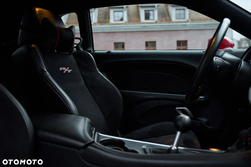 Dodge Challenger - 17