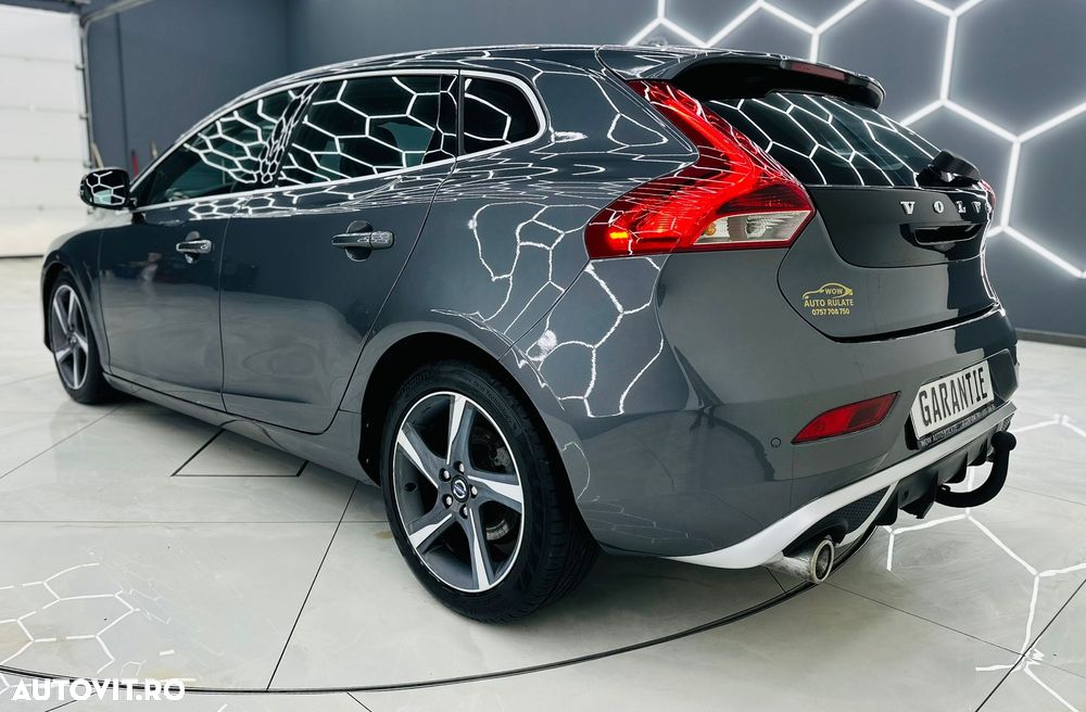 Volvo V40 D2 R Design - 4