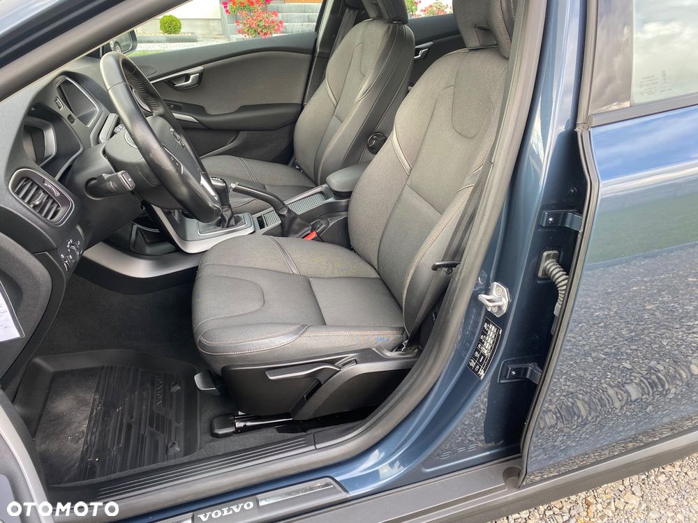 Volvo V40 Cross Country D2 Drive-E Momentum - 19