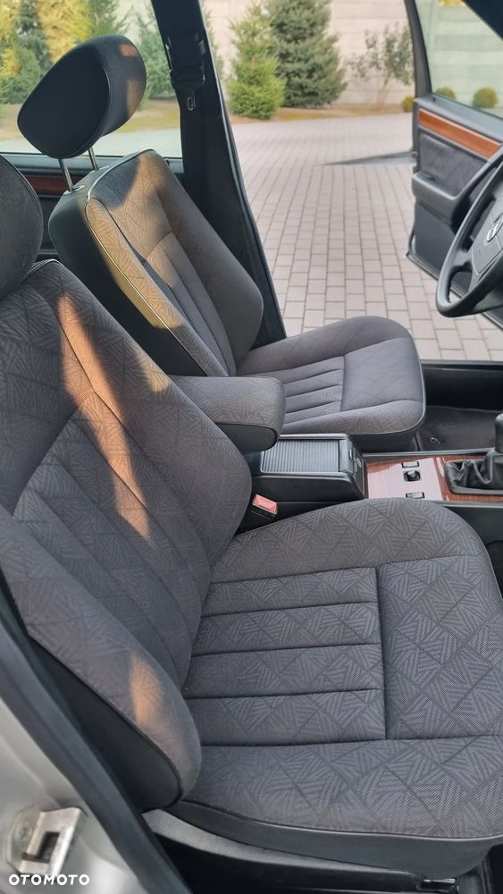 Mercedes-Benz W124 (1984-1993) - 18
