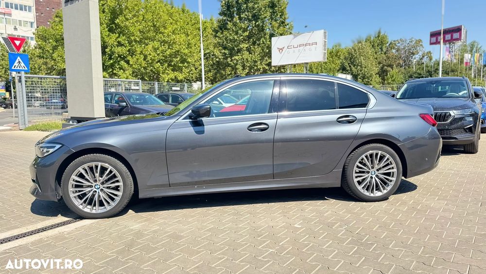 BMW Seria 3 320i xDrive AT - 13