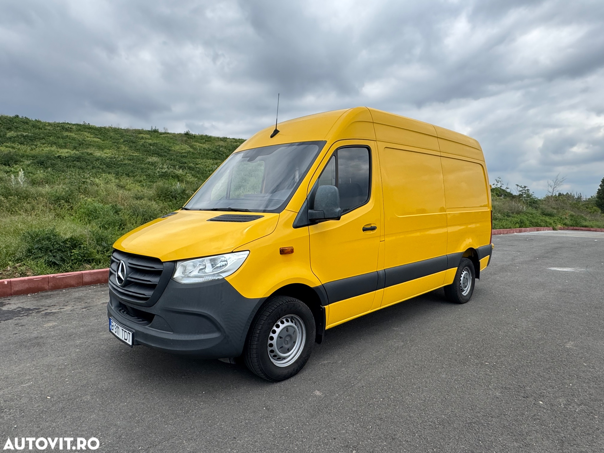 Mercedes-Benz Sprinter - 10