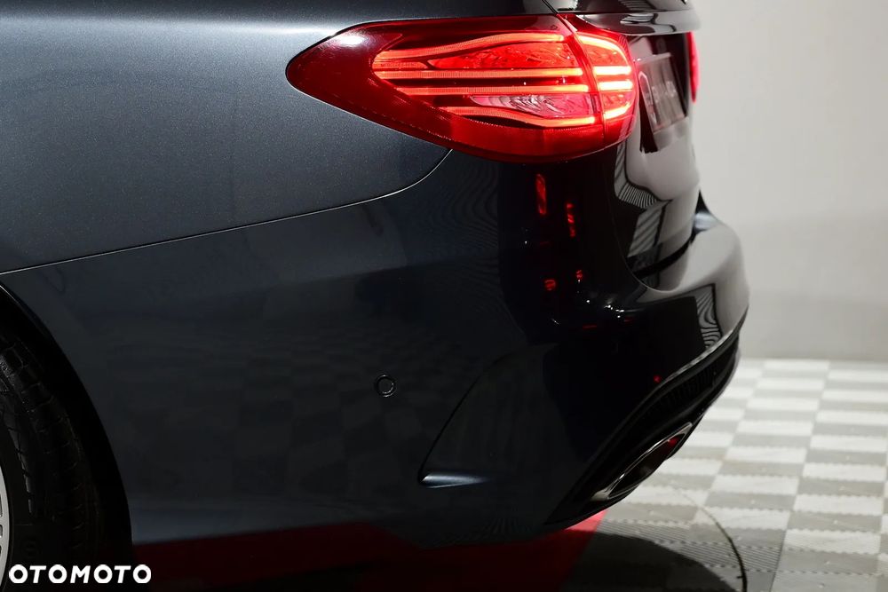 Mercedes-Benz Klasa C 180 AMG Line - 36