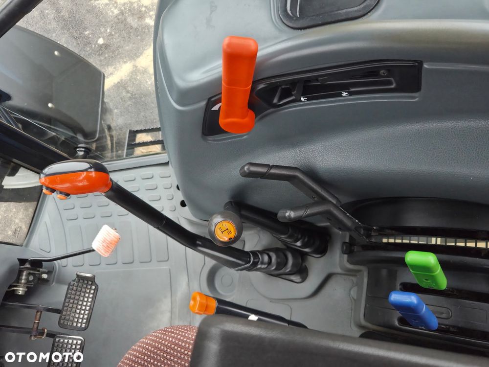 New Holland TL100A - 15