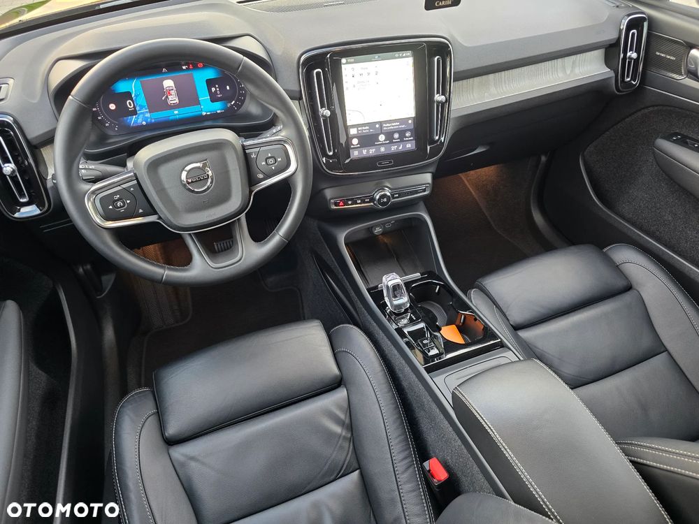 Volvo XC 40 B4 B DKG Plus Dark - 14