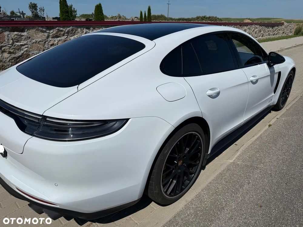 Porsche Panamera - 4