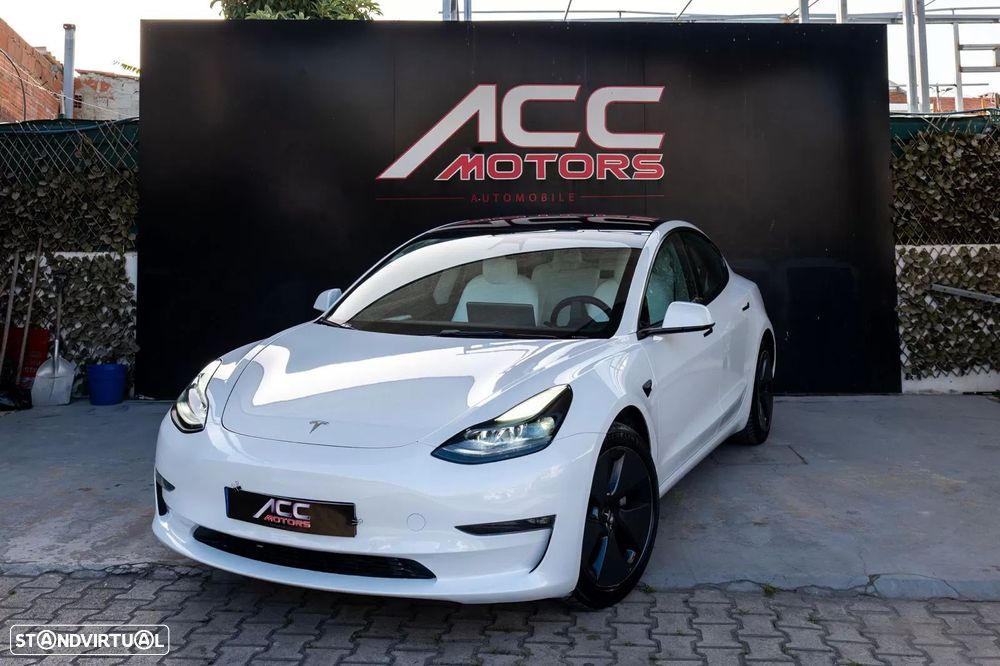 Tesla Model 3 - 1
