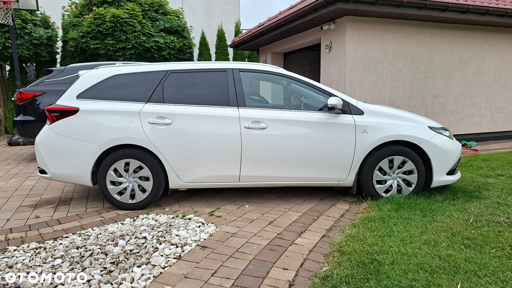 Toyota Auris 1.6 Premium - 2