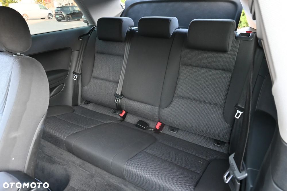 Audi A3 3-drzwiowe 1.6 Attraction - 24