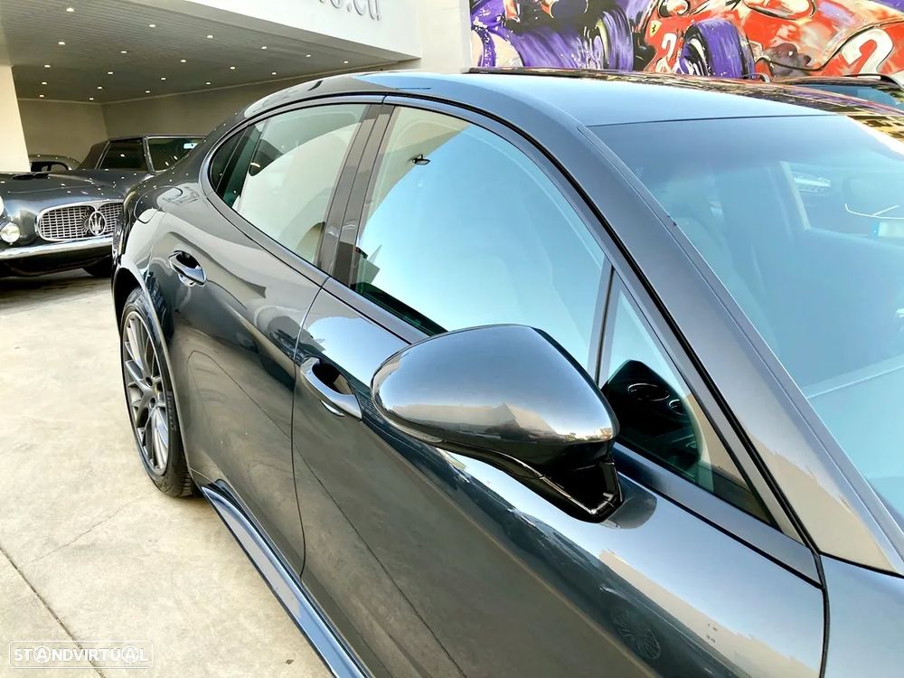 Porsche Panamera 4 E-Hybrid - 46