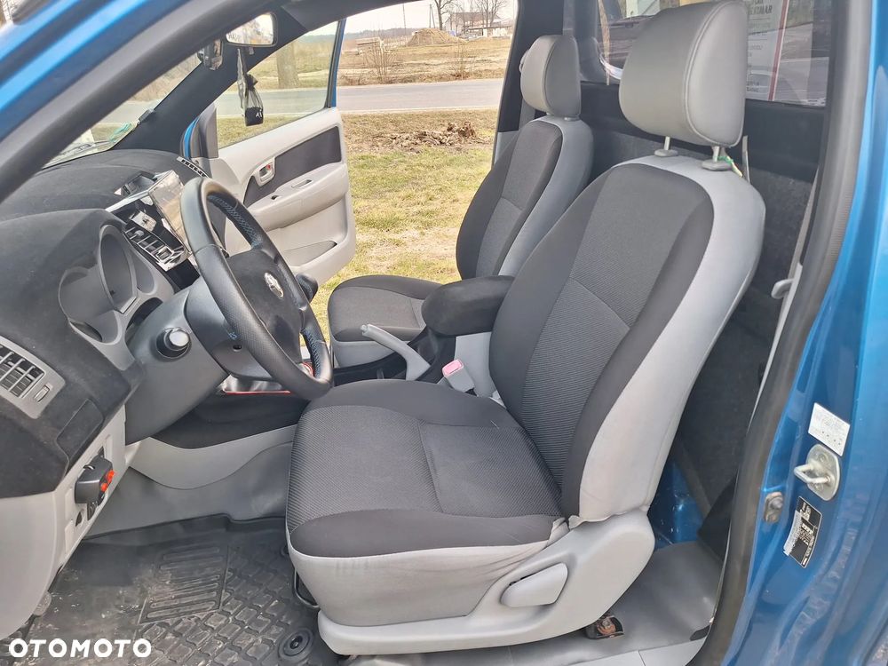 Toyota Hilux 2.5 D-4D DLX - 13