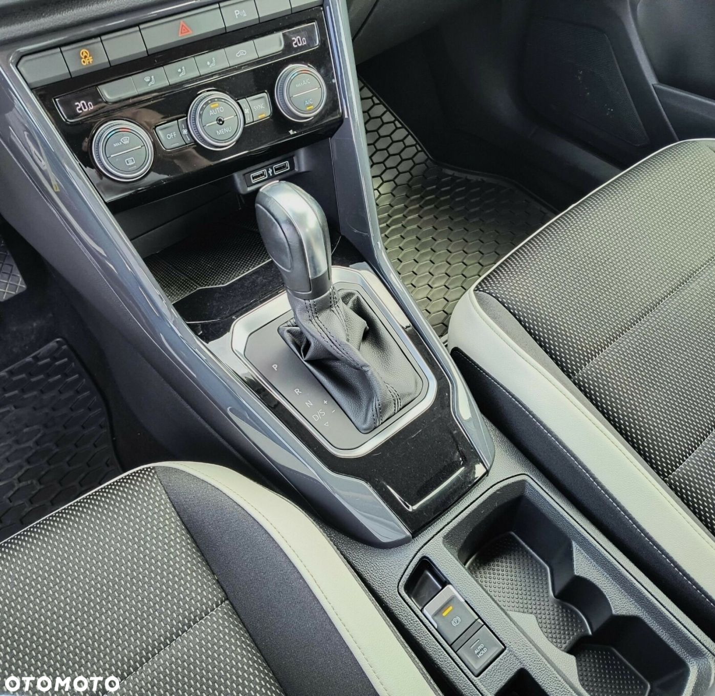 Volkswagen T-Roc - 20