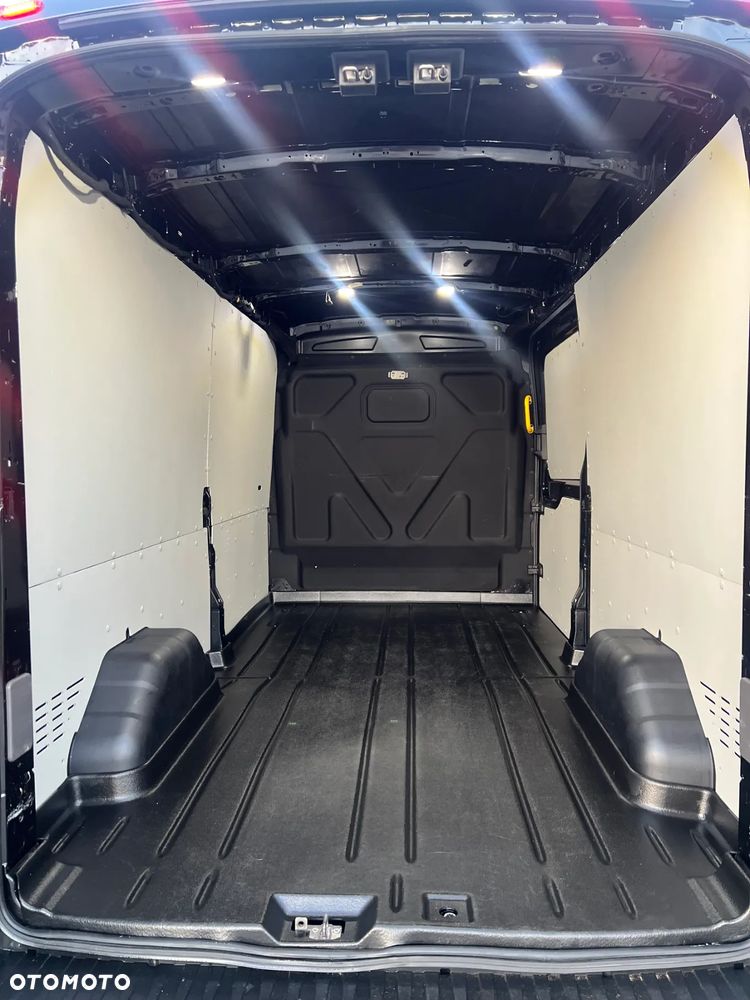 Ford Transit - 26