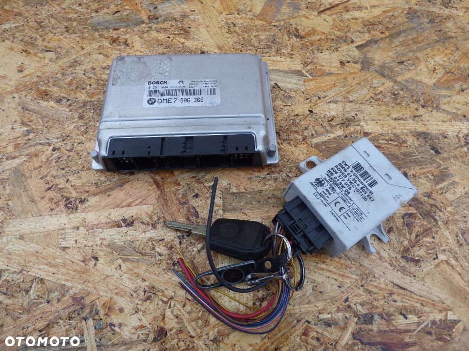 BMW E39 E53 E38  4.4 V8  Komputer Silnika EWS 7506366 - 1