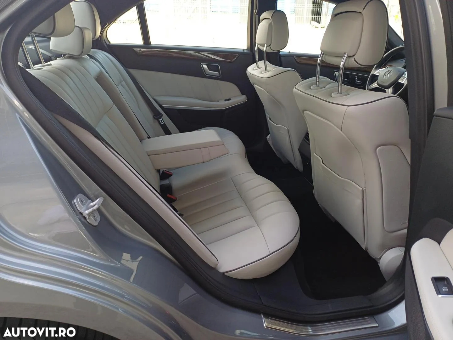 Mercedes-Benz E 250 BlueTEC 4Matic 7G-TRONIC Elegance - 22