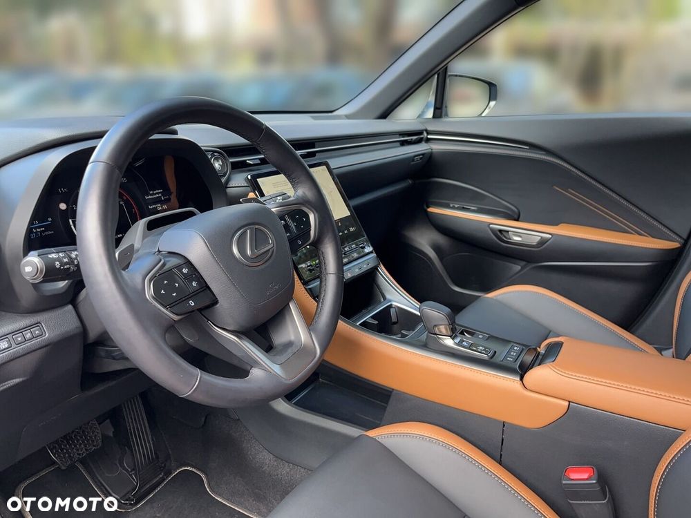 Lexus LBX - 5