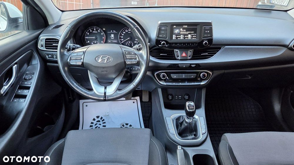 Hyundai i30 1.4 Classic + - 11