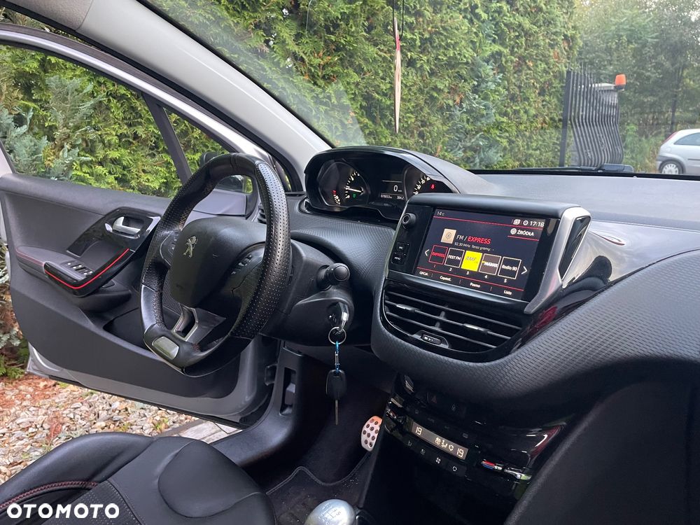 Peugeot 208 - 29