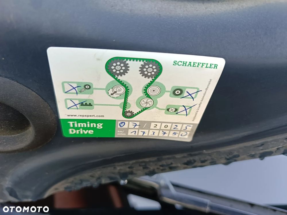 Volkswagen Touran 1.4 TSI BMT Highline - 37