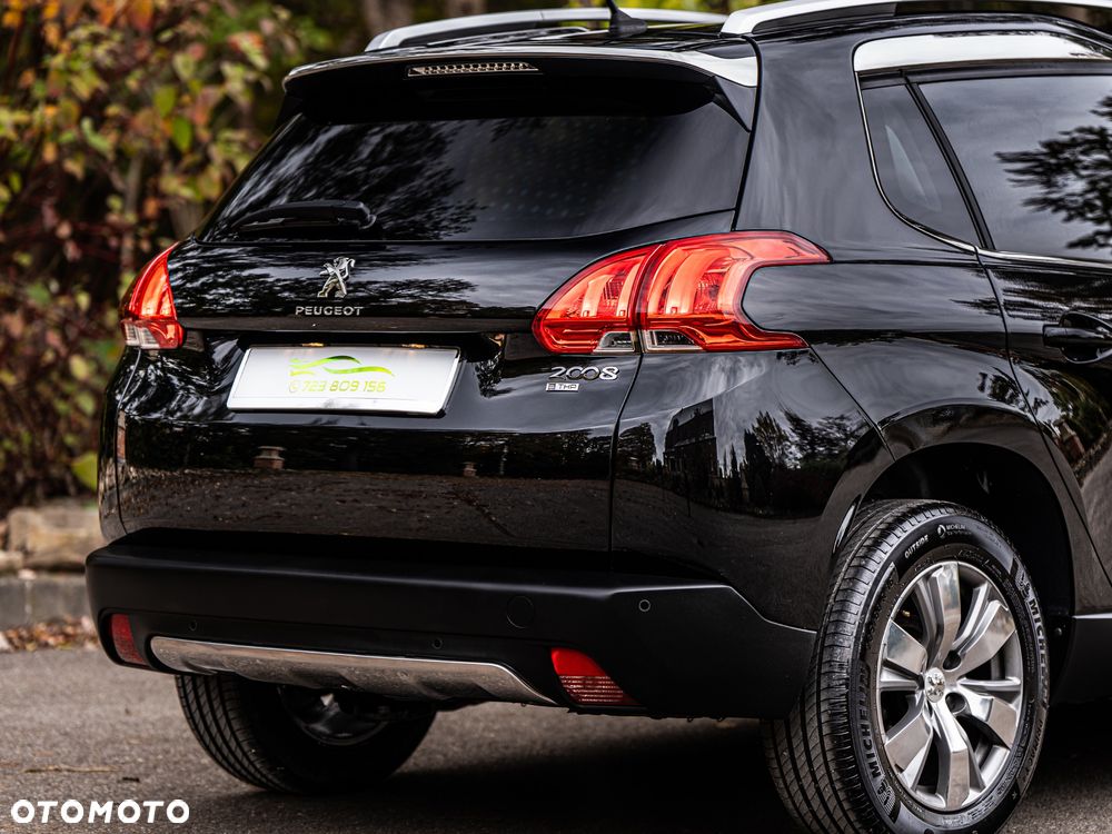 Peugeot 2008 1.2 Pure Tech Allure S&S - 21