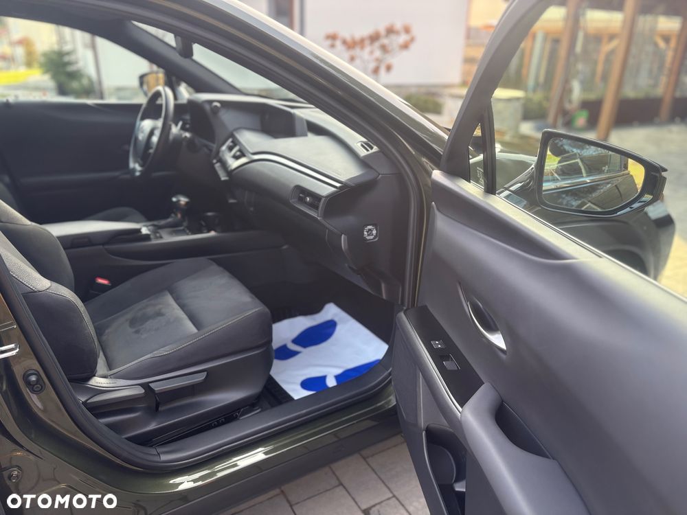 Lexus UX 250h Prestige 2WD - 11