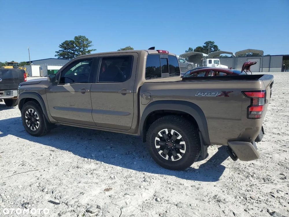 Nissan Frontier - 5