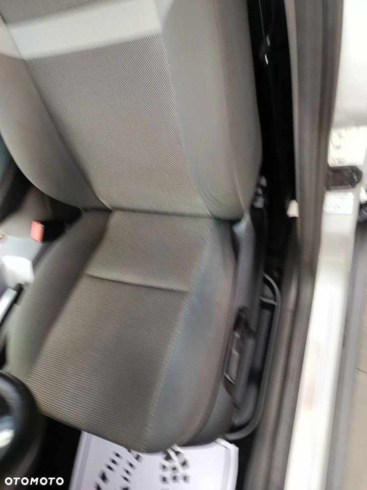 Ford Kuga 2.0 TDCi 2x4 Trend - 25