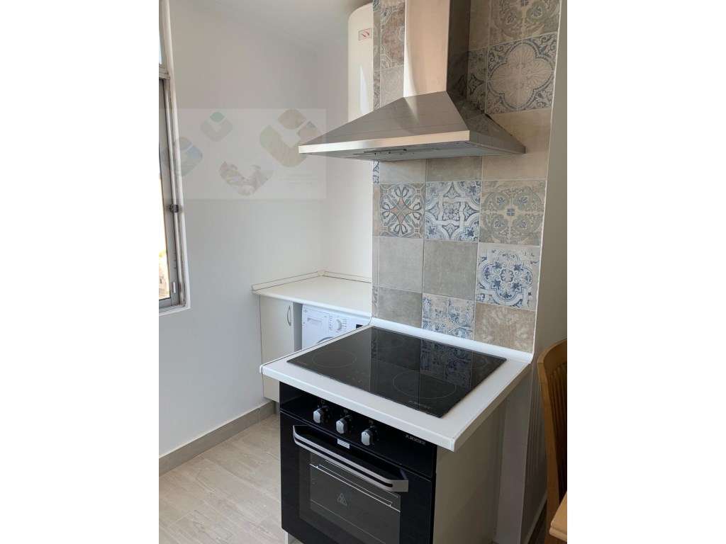 Amadora Venteira, T1, Completamente Remodelado, Vista Panorâmica! - Grande imagem: 3/15