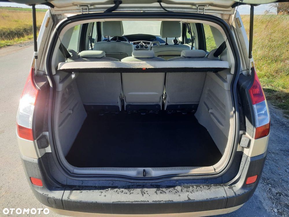 Renault Scenic - 11