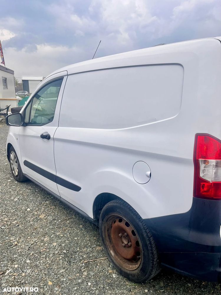 Ford Transit Connect - 23