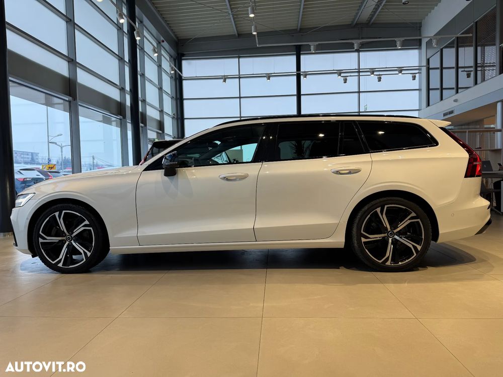 Volvo V60 B4 MHEV AT Plus Dark - 8