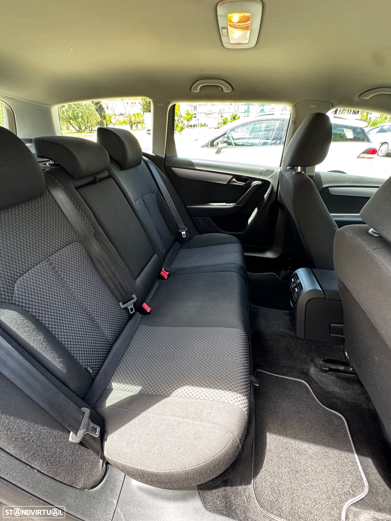 VW Passat Variant 1.6 TDI BlueMotion - 15