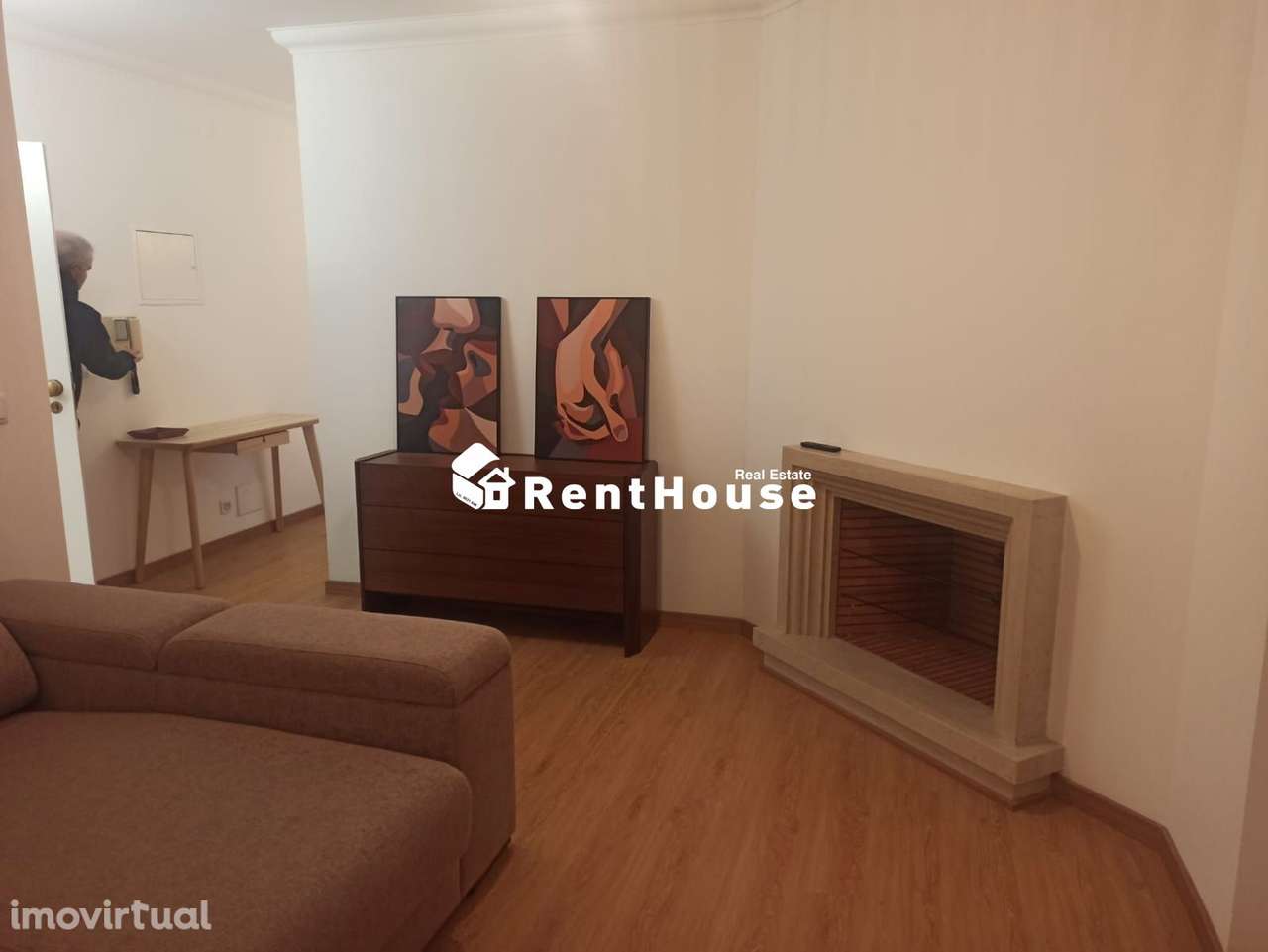 T2 de Luxo Remodelado e Mobilado | Zona Premium junto ao Hospital - Grande imagem: 5/24