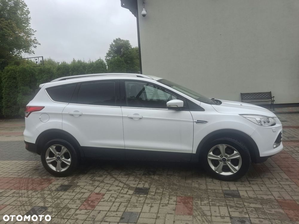 Ford Kuga 2.0 TDCi 2x4 Titanium - 5